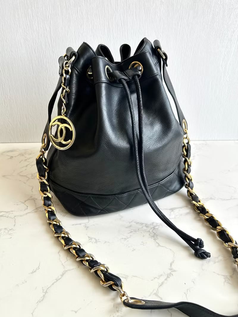 Chanel黑色金扣水桶包/側背包/單肩包/斜背包