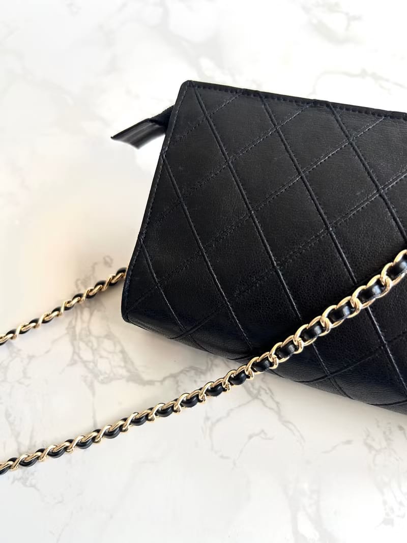 Chanel黑金色小羊皮革斜背包/單肩包/側背包