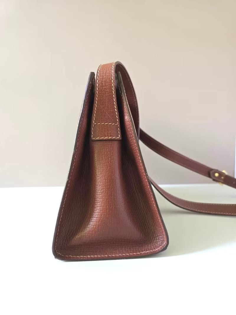 Loewe咖啡色Barcelona旋轉扣單肩包/斜背包/側背包