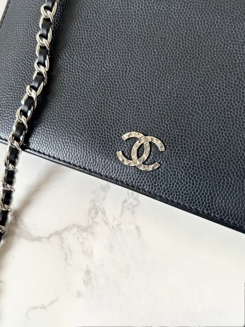 Chanel黑色魚子醬皮革WOC長夾錢包斜背包/側背包/單肩包
