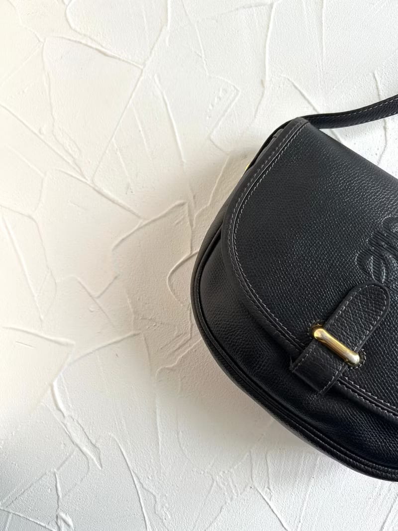 Loewe黑金色馬鞍側背包/斜背包/單肩包