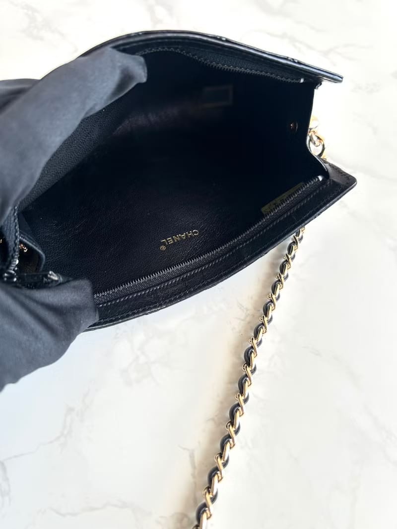 Chanel黑金色小羊皮革斜背包/單肩包/側背包