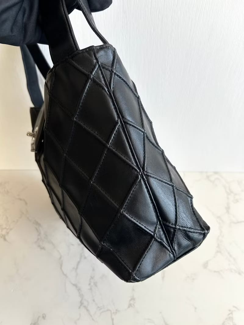 Chanel黑銀旋轉扣華夫餅凱莉包/單肩包/側背包