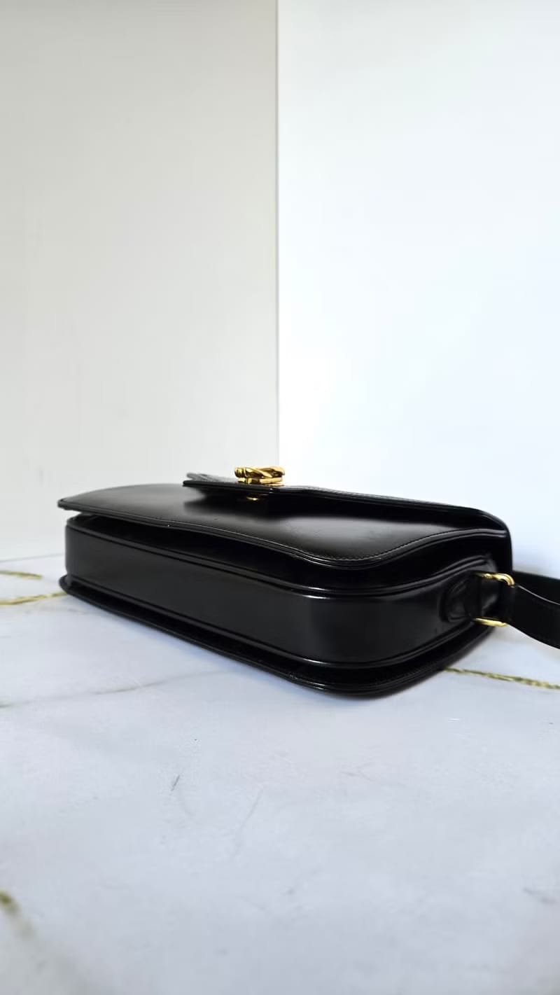 Gucci 雙麻花旋轉扣黑金翻蓋包/斜背包/側背包/單肩包