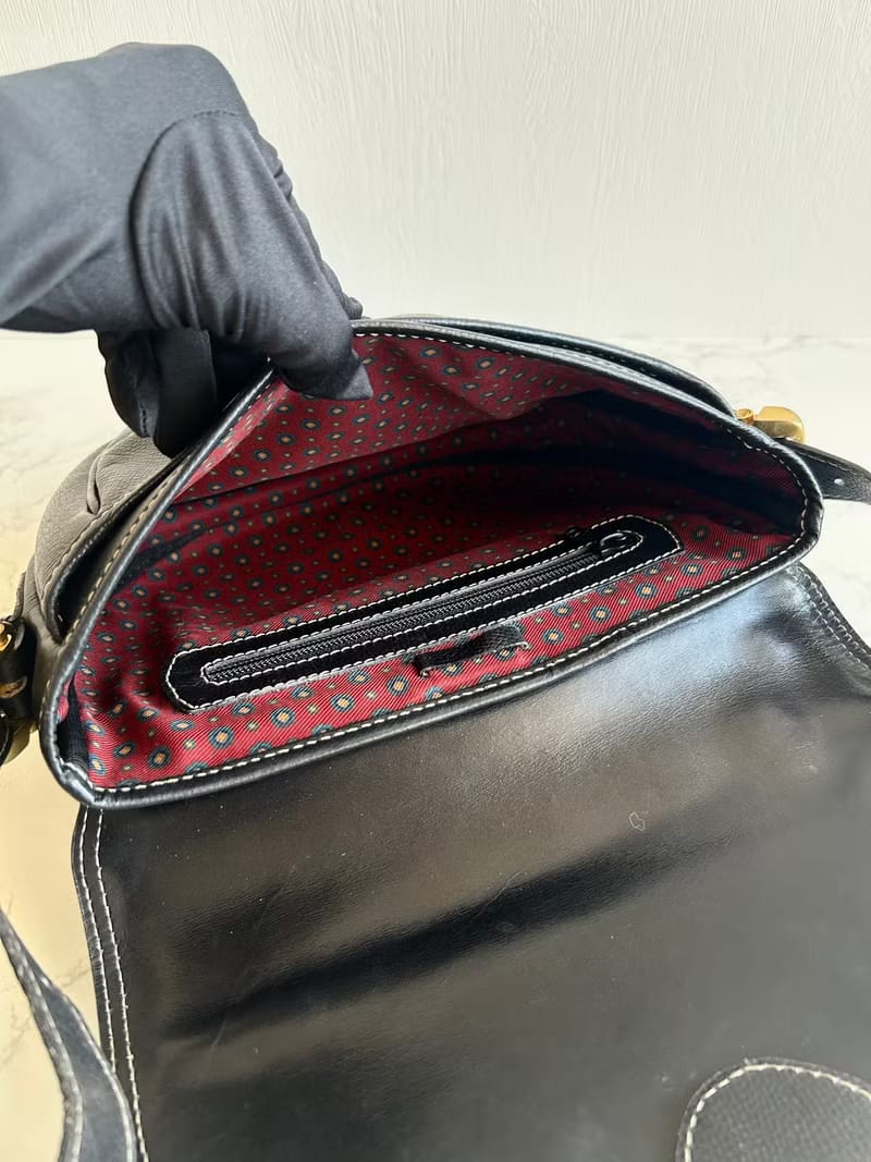 Loewe黑金色Anagram半月馬鞍包/側背包/斜背包/單肩包