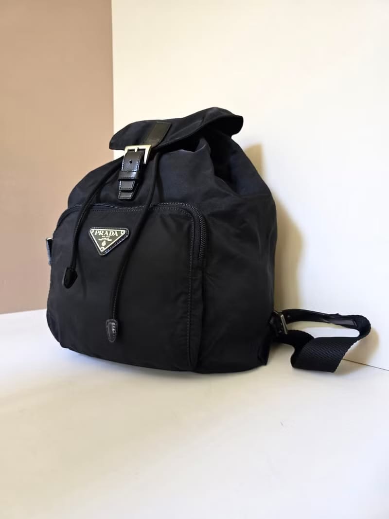 Prada黑色銀標尼龍雙肩包/後背包/背囊