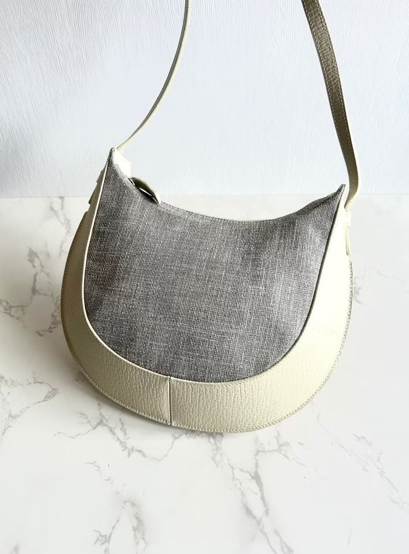 Loewe白灰拼皮半月流浪包/腋下包/側背包/單肩包