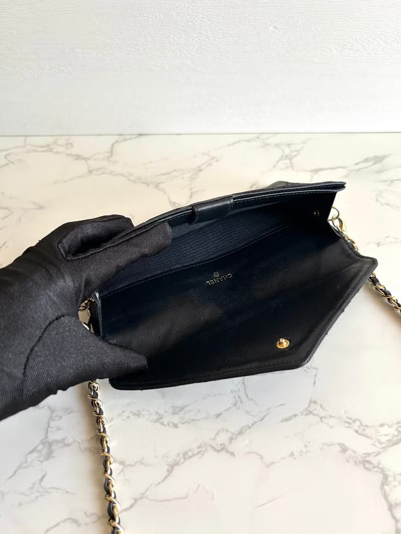 Chanel 黑色信封斜背包/單肩包/側背包