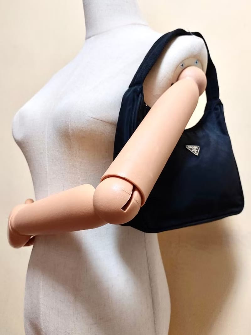 Prada黑色Hobo流浪腋下包/單肩包/側背包