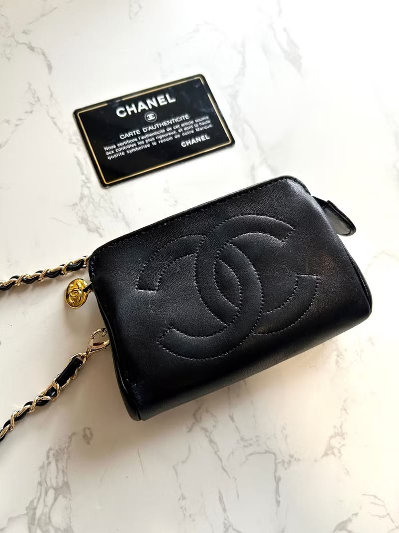 Chanel黑金色小羊皮革斜背包/單肩包/側背包