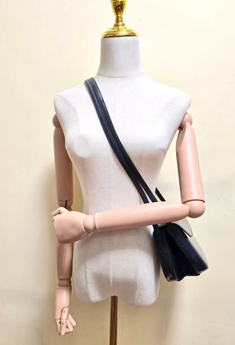 Loewe博物館半月包/側背包/斜背包 /單肩包