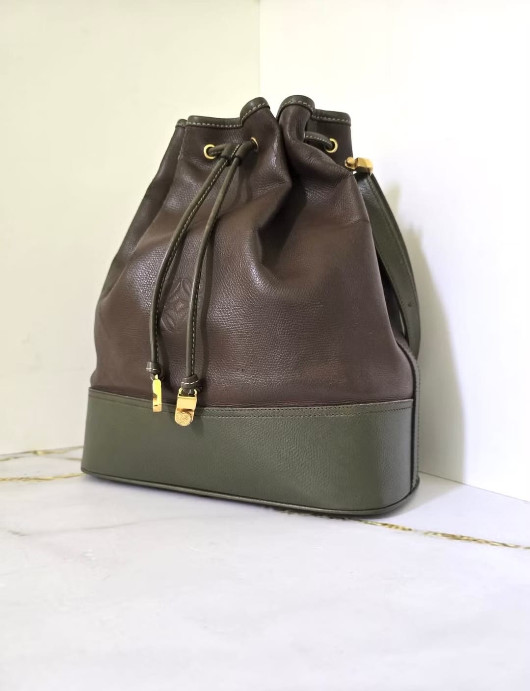 Loewe 橄欖綠拼咖啡色水桶包/單肩包/斜背包