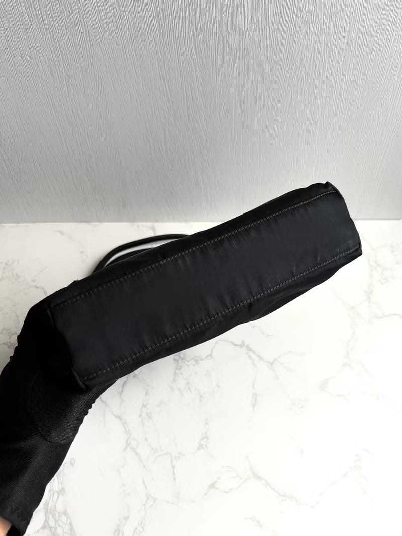 Prada 黑色經典托特包/單肩包/側背包