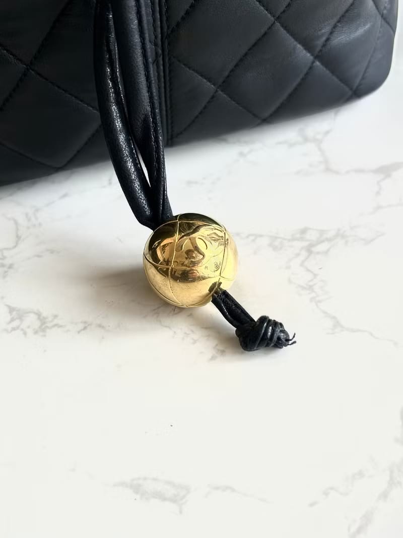 Chanel古董黑金色Matelassé水桶包/側背包/斜背包(一套兩件連收納包)