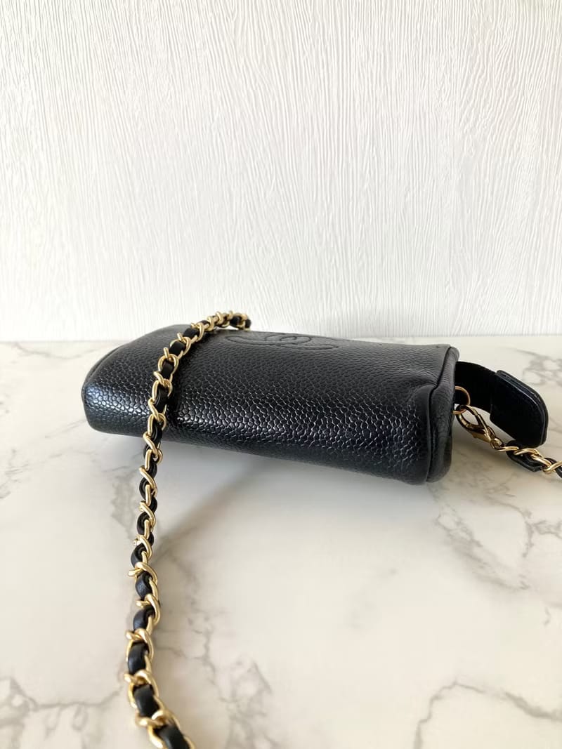 Chanel黑色魚子醬皮革斜背包/單肩包/側背包