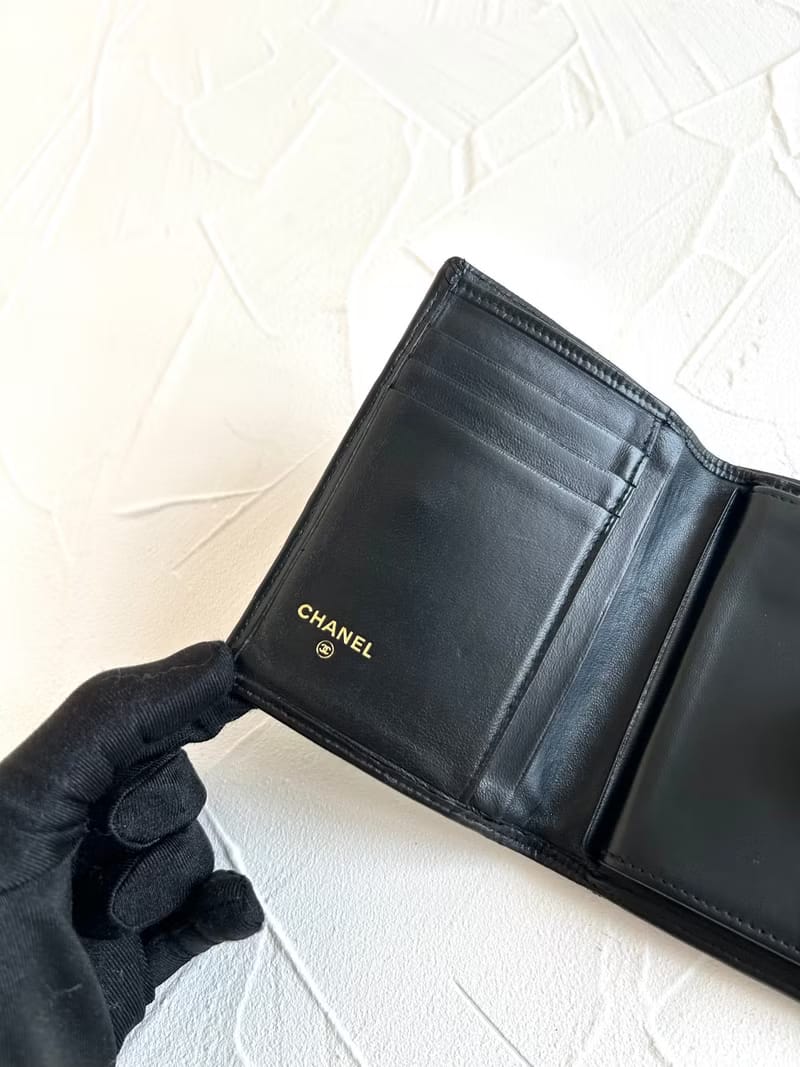 中古二手Chanel黑色小羊皮金扣皮革中短夾銀包