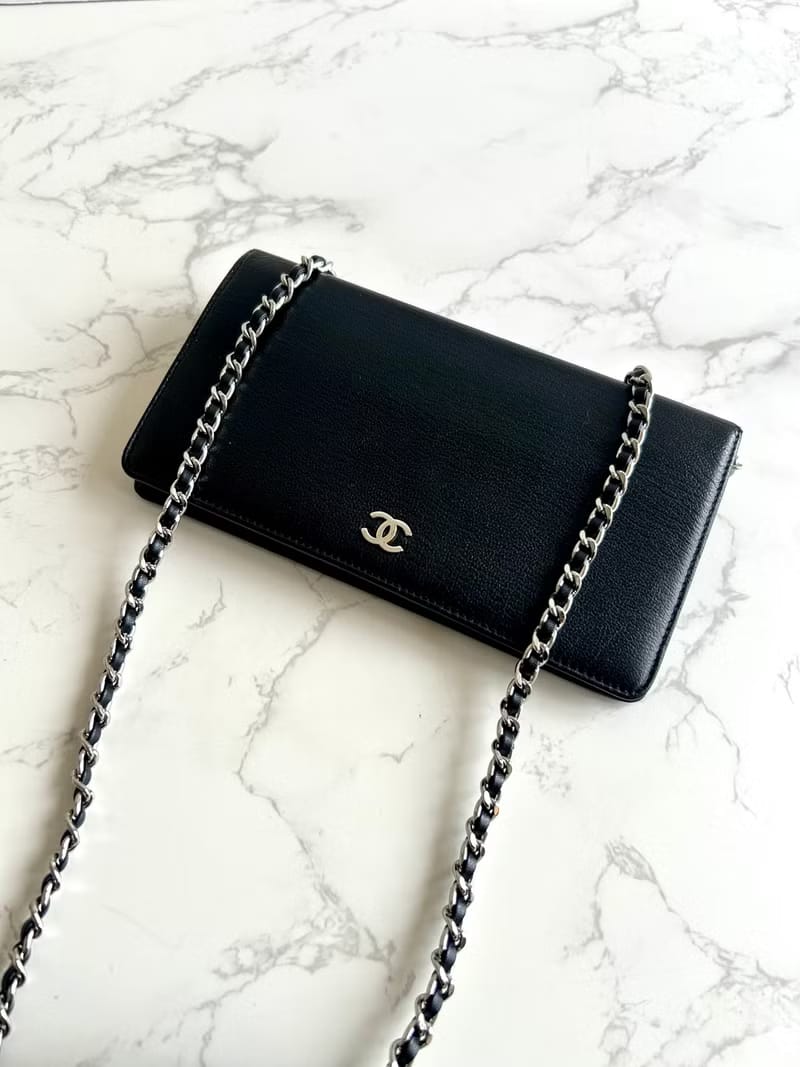 Chanel黑銀色WOC側背包/斜背包