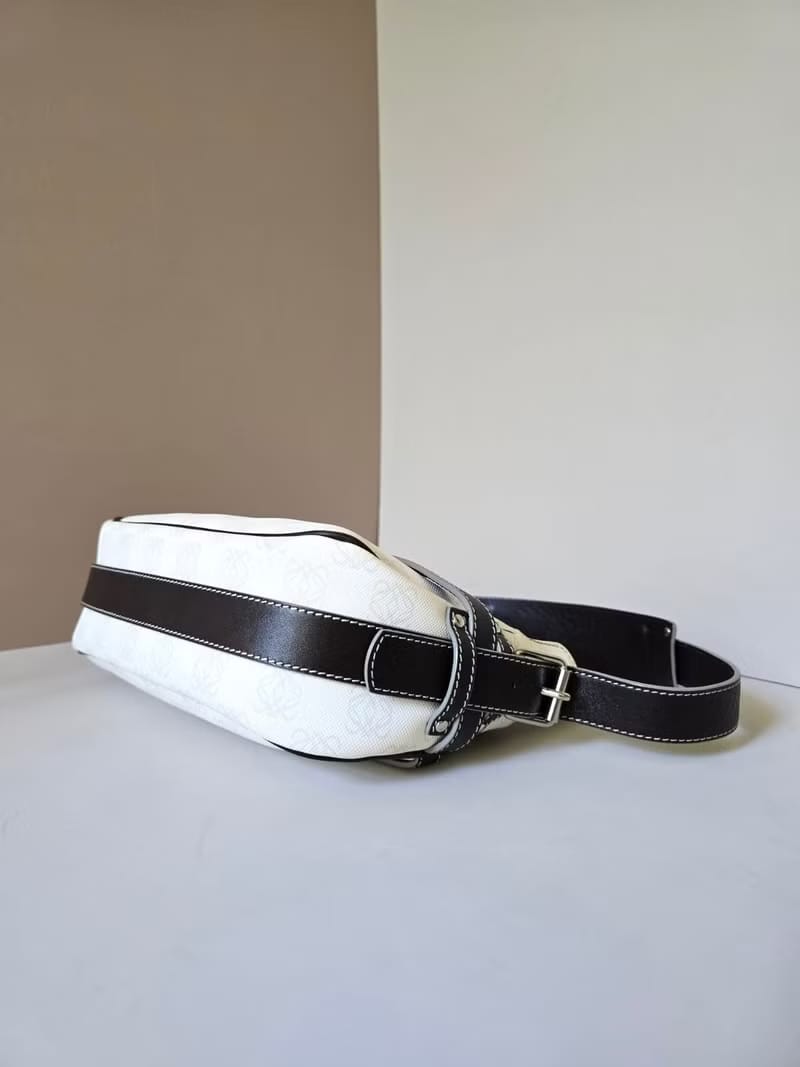Loewe 白啡拼皮Anagram Hobo流浪包（一套2件）/腋下包/側背包