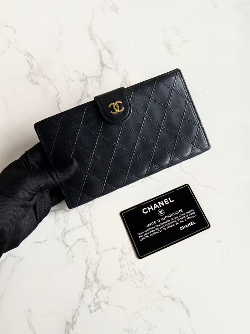 Chanel black lambskin long wallet/wallet/wallet