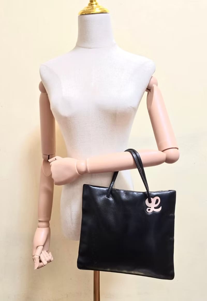 Loewe黑色吊飾托特包/手提包