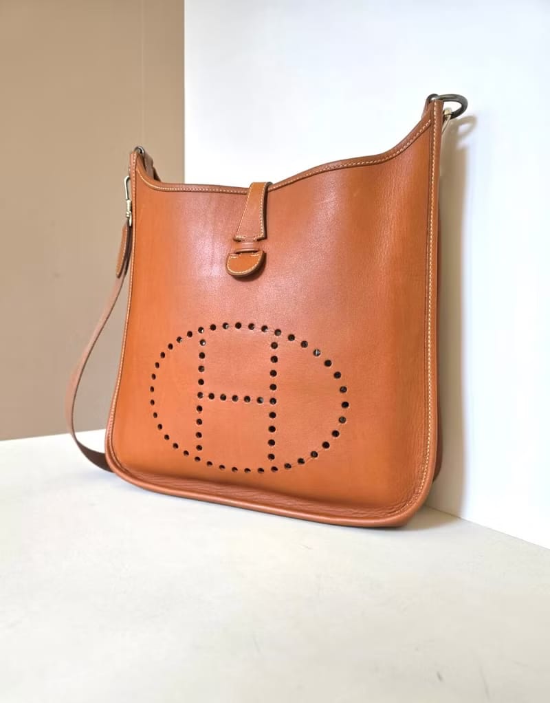 LA LUNE: Pre-owned Hermès Evelyne leather crossbody bag, shoulder bag