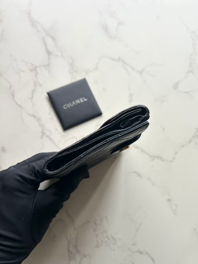Chanel雙面魚子醬皮革Matelassé 黑色短夾/皮夾 錢包
