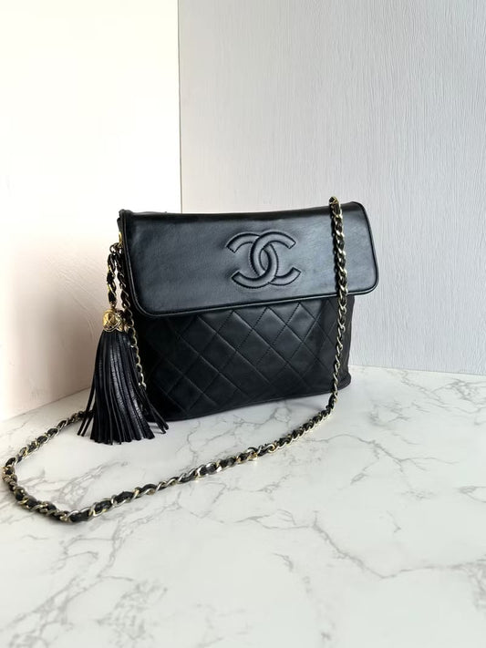 Chanel black tassel flap bag/oblique bag/shoulder bag/side bag