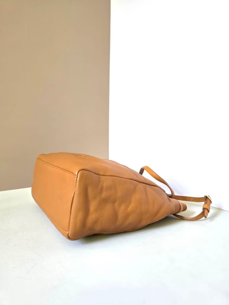 Loewe焦糖色壓紋托特包/側背包/單肩包