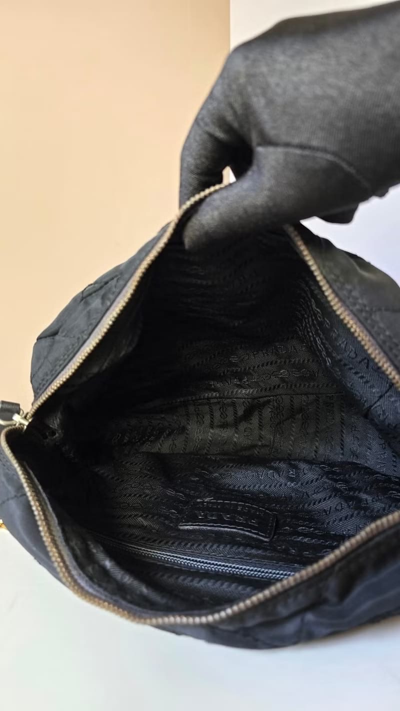 Prada黑色降落傘側背包/單肩包/斜背包