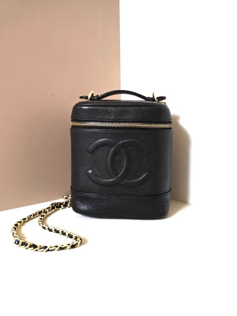 Chanel Black Caviar Cosmetic Case Bag/Slant Bag/Shoulder Bag
