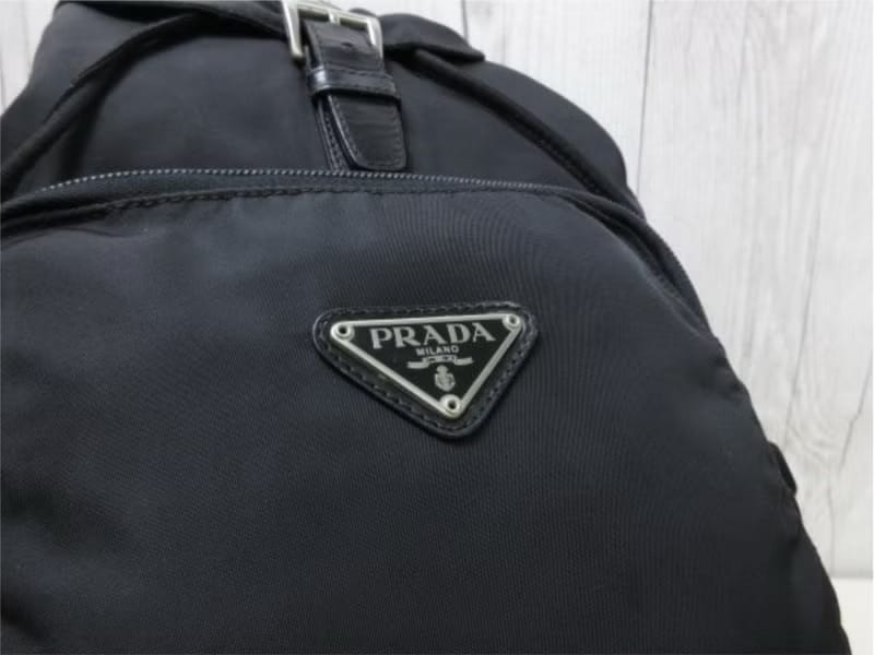 Prada黑色銀標尼龍雙肩包/後背包/背囊