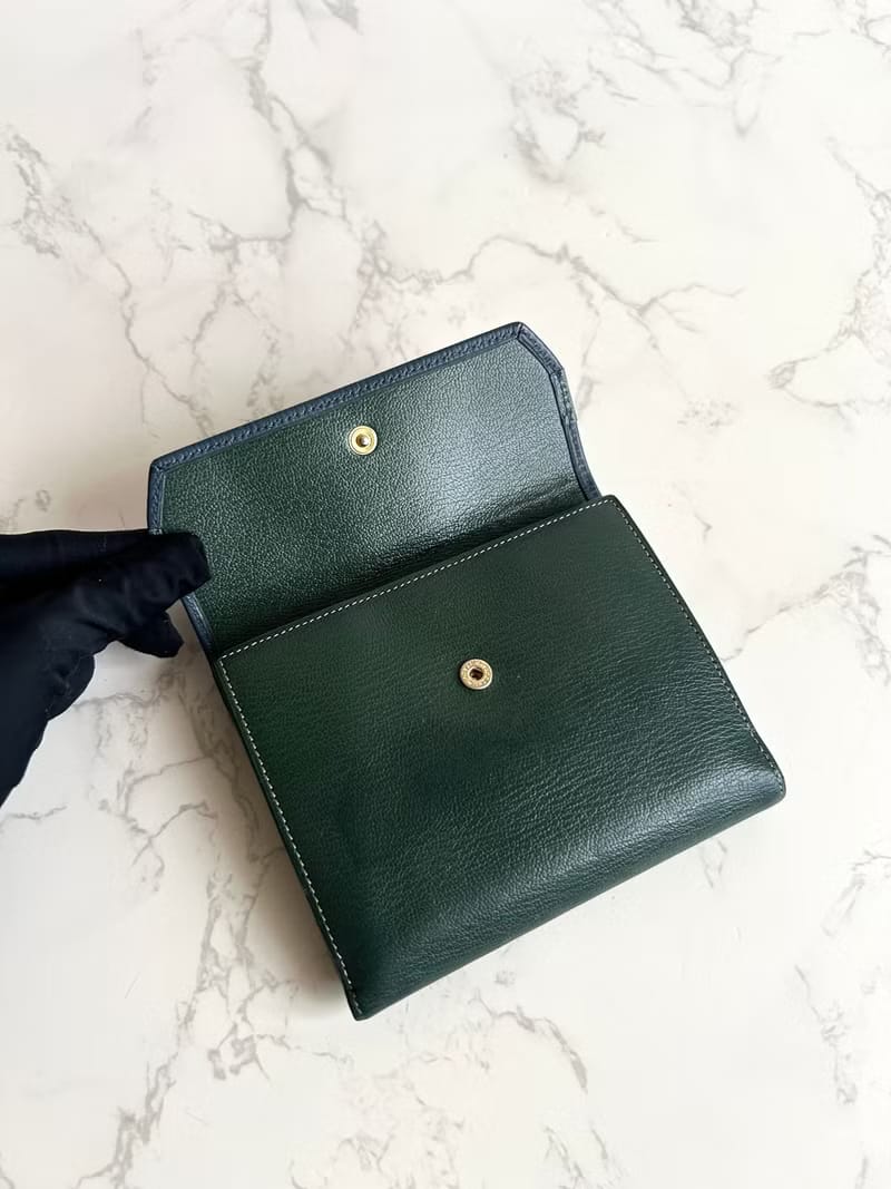 Loewe稀有藍綠色金蛇骨中夾/短夾