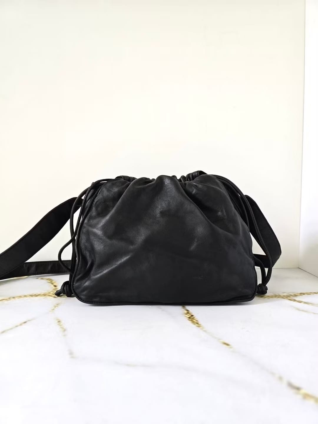 Loewe黑色納帕皮革抽繩水桶包/側背包/斜背包/單肩包