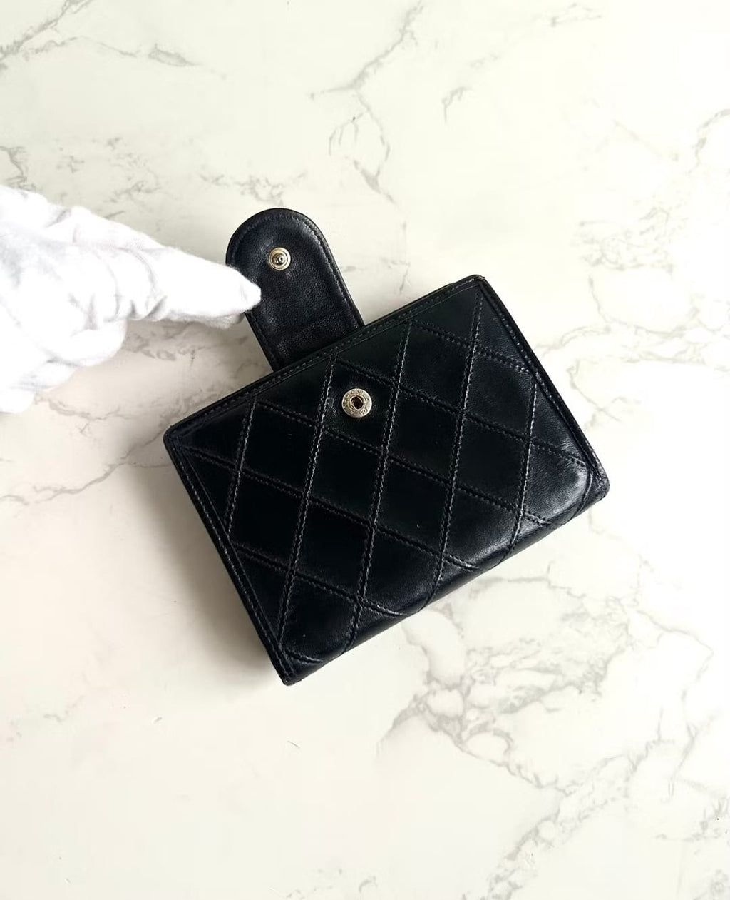 Chanel Black Lambskin Kiss Lock Pouch/Medium Wallet/Wallet/Small Wallet