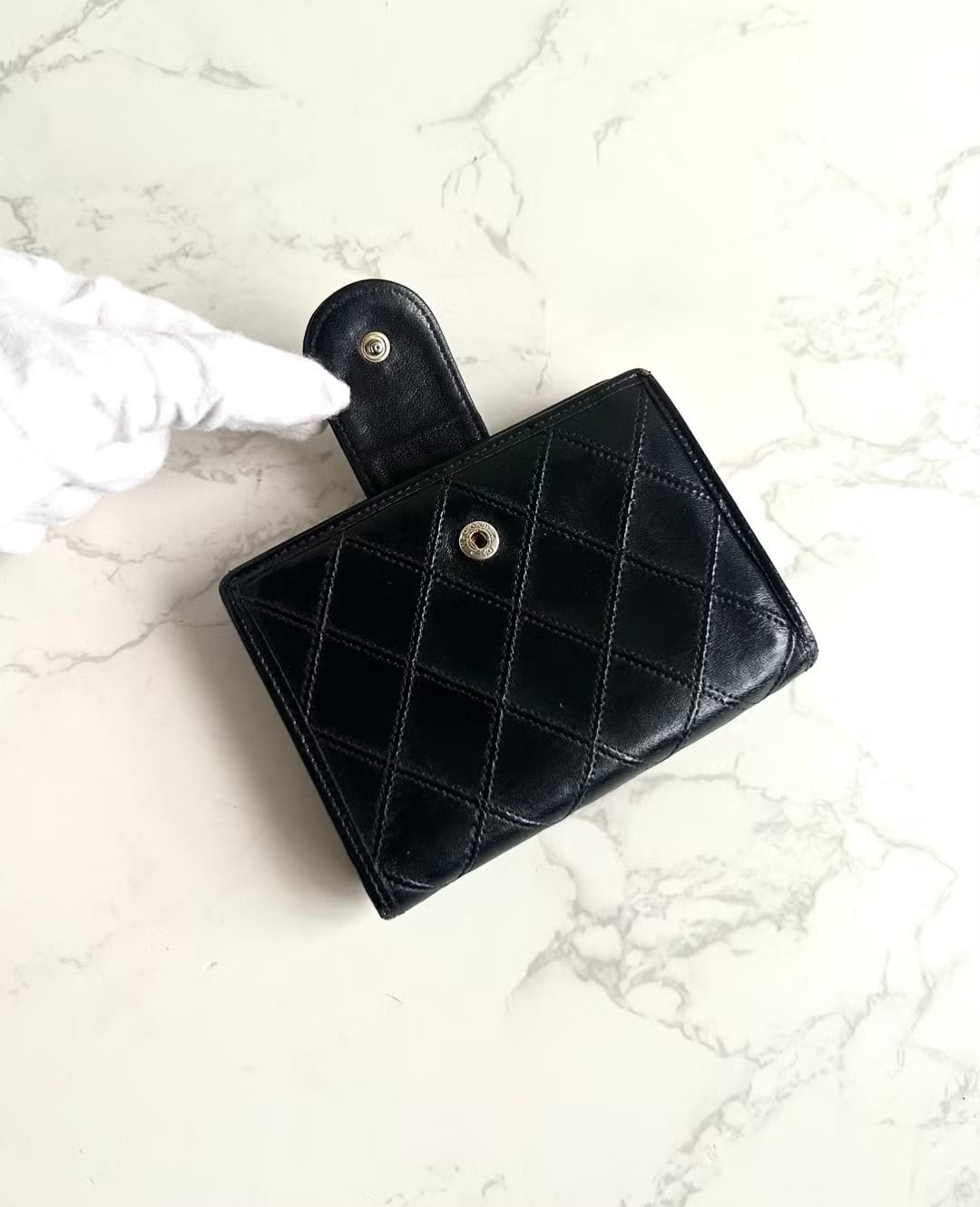 Chanel Black Lambskin Kiss Lock Pouch/Medium Wallet/Wallet/Small Wallet