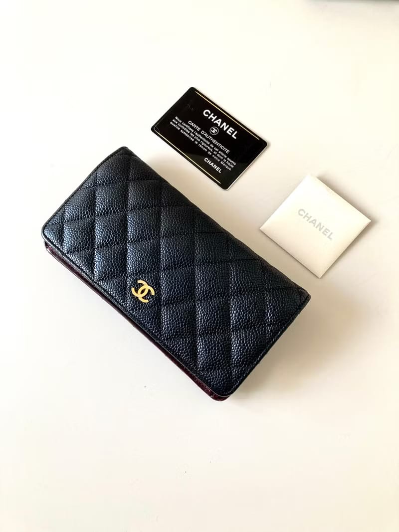 Chanel黑色金扣魚子醬皮革長夾錢包