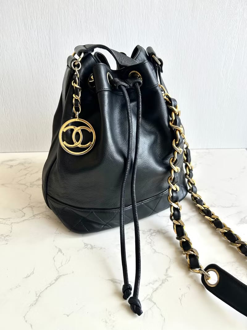 Chanel黑色金扣水桶包/側背包/單肩包/斜背包