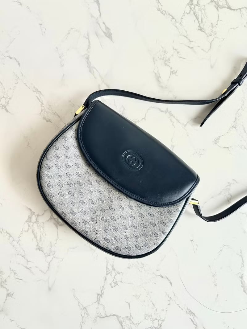 Gucci blue and black old flower half moon side backpack/oblique backpack/shoulder bag