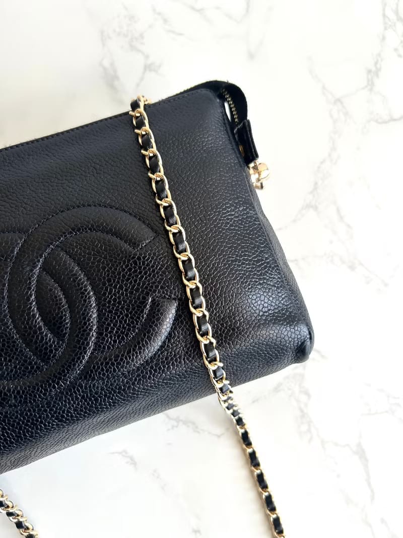 Chanel黑色魚子醬皮革斜背包/單肩包/側背包