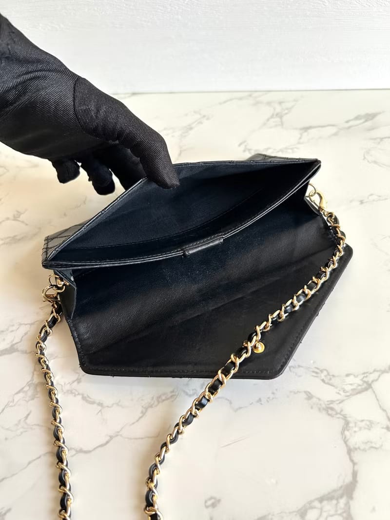 Chanel 黑色信封斜背包/單肩包/側背包