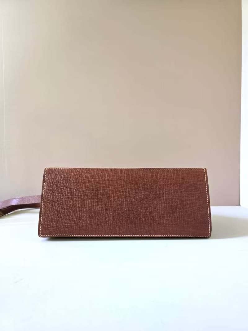 Loewe咖啡色Barcelona旋轉扣單肩包/斜背包/側背包