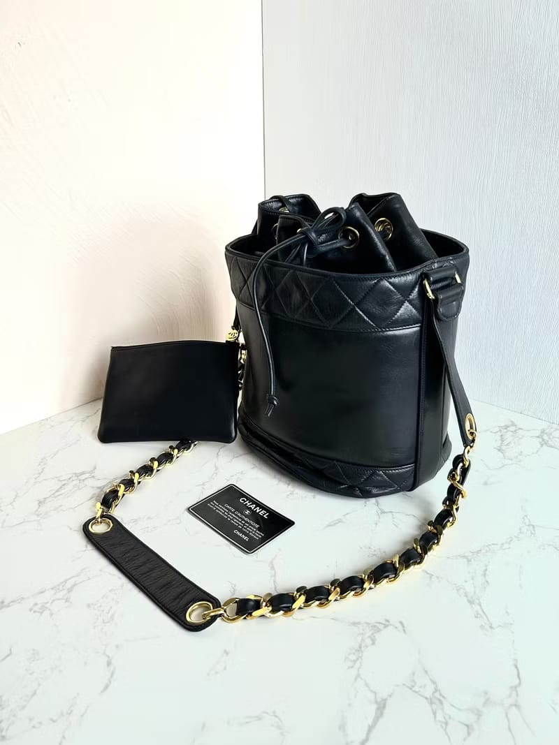 Chanel antique black bucket bag/side bag/oblique bag/shoulder bag