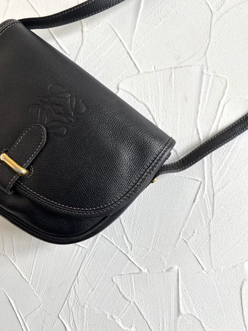 Loewe黑金色馬鞍側背包/斜背包/單肩包
