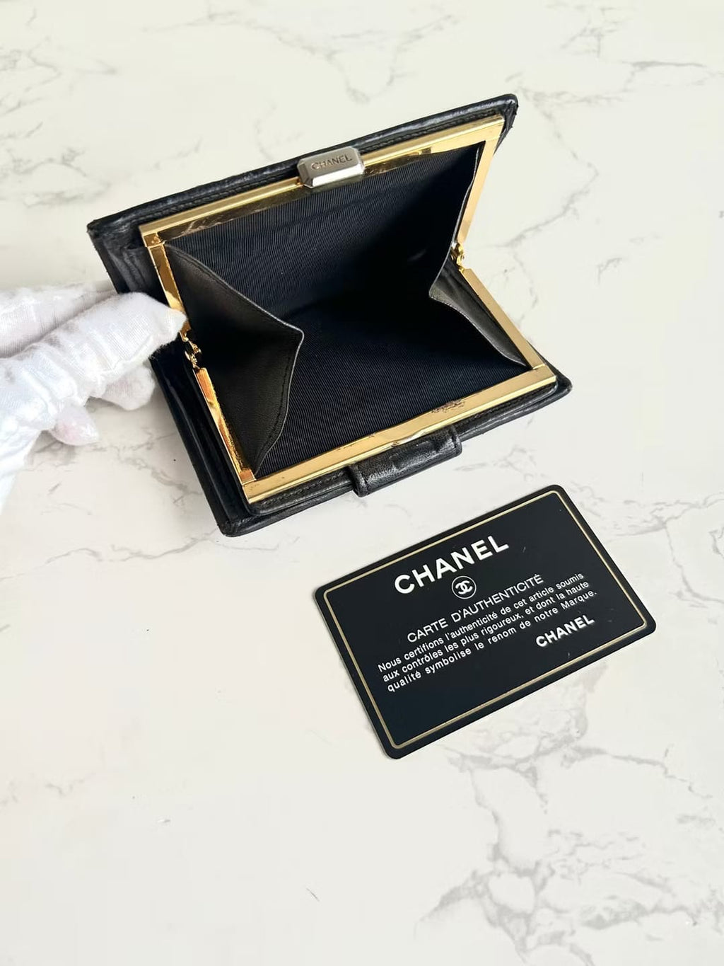 Chanel Black Lambskin Kiss Lock Pouch/Medium Wallet/Wallet/Small Wallet
