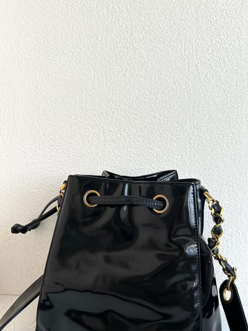 Pre-owned Chanel Black and Gold Patent Leather Chain Bucket Bag/Shoulder Bag/Crossbody Bag