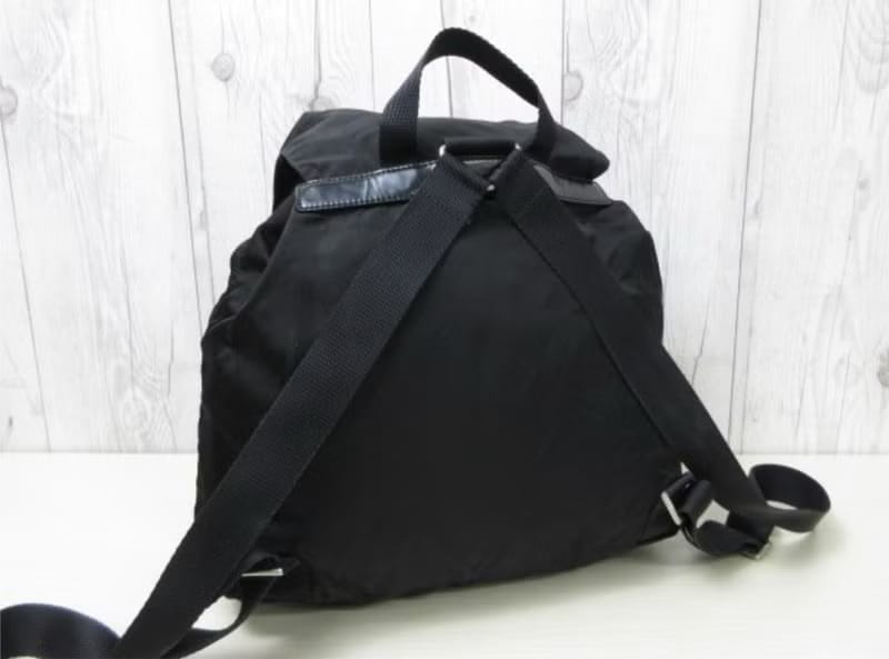 Prada黑色銀標尼龍雙肩包/後背包/背囊