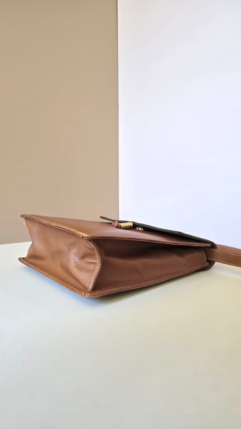 Loewe 橄欖綠旋轉扣後背包/雙肩包