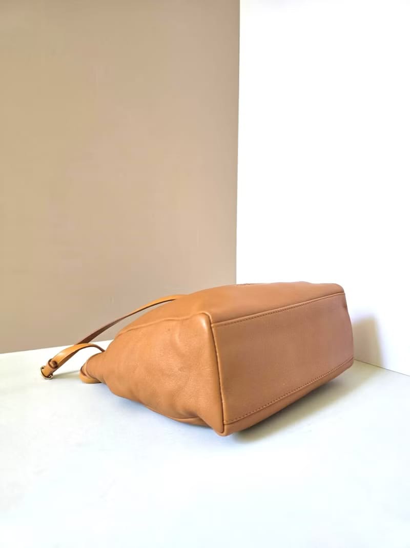 Loewe焦糖色壓紋托特包/側背包/單肩包