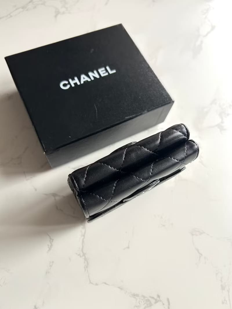 Chanel Double-Sided Black and Silver Lambskin Short Wallet/Wallet/Medium Wallet