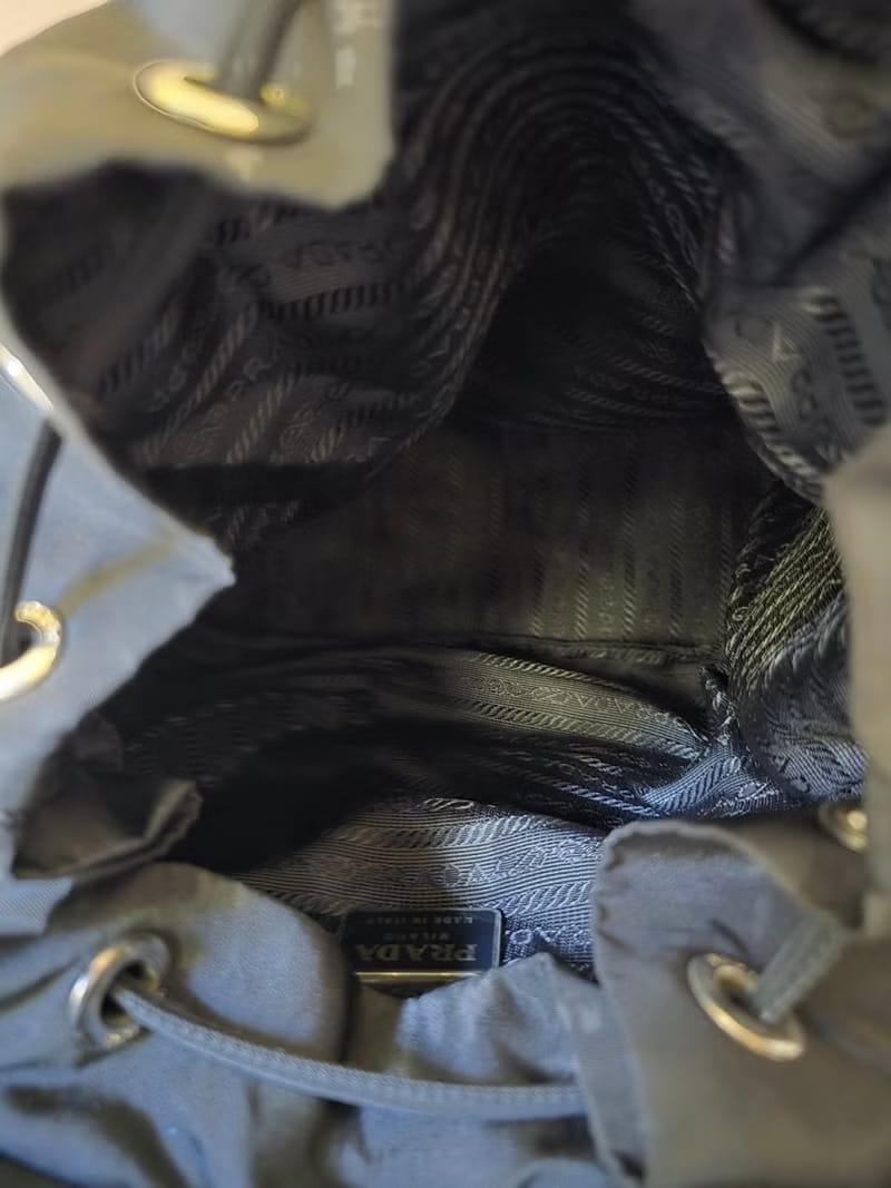 Prada黑色銀標尼龍雙肩包/後背包/背囊